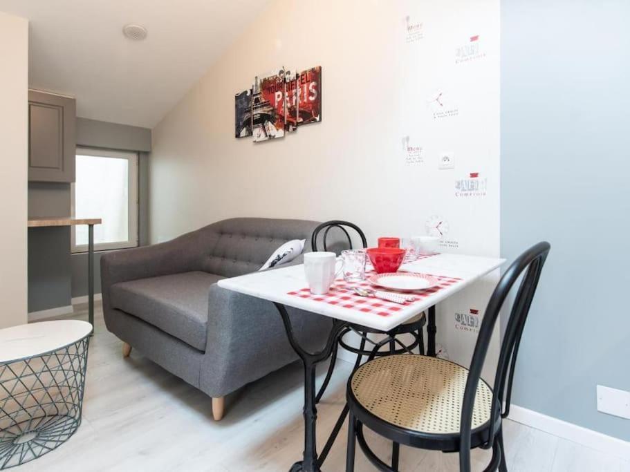 Le Paris Eiffel - Appartement Cosy En Plein Centre Bourgoin-Jallieu Exterior photo